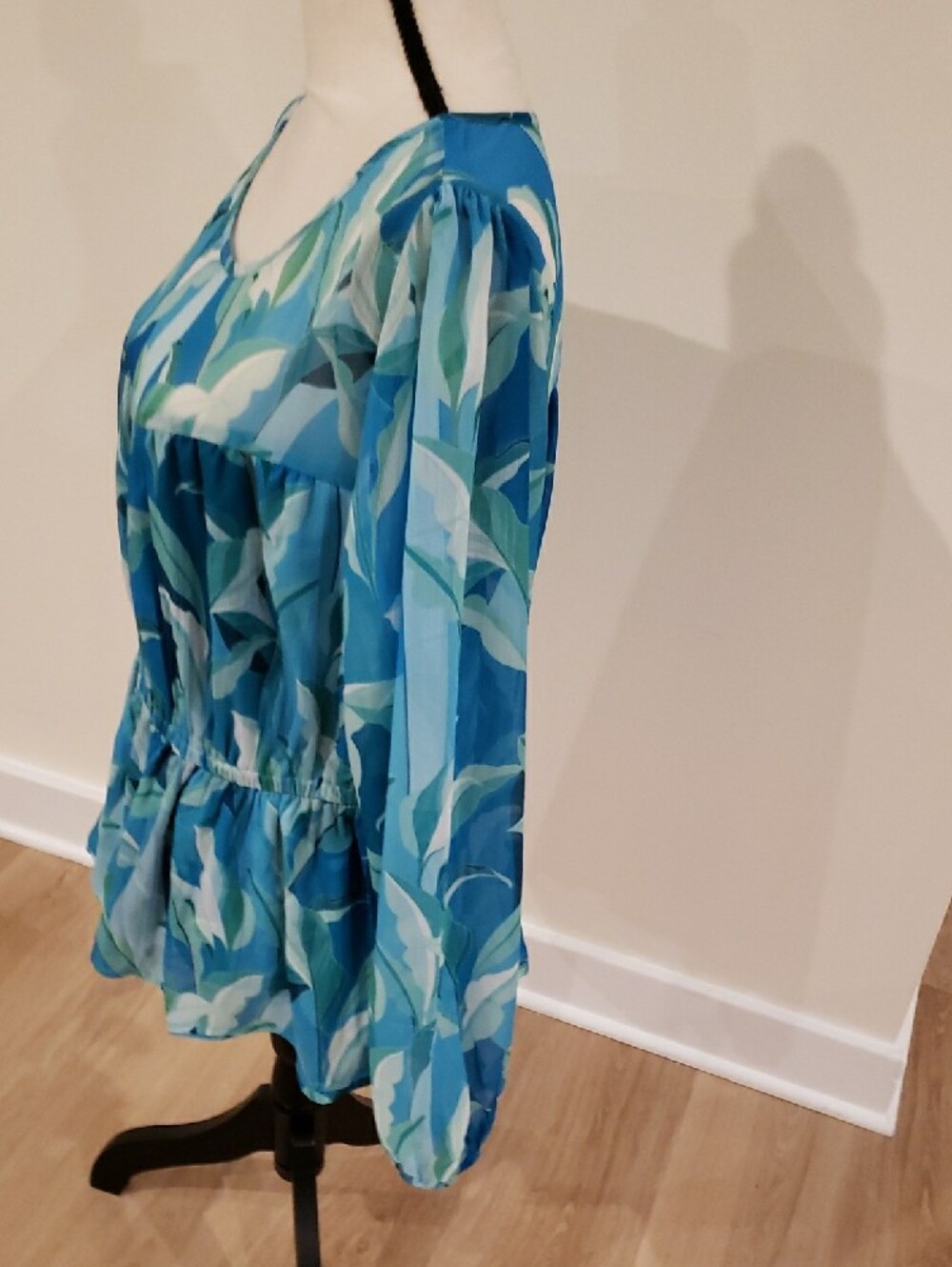 NEW VENUS Blue & Aqua Leaf-Print Sheer Blouse - Picture 3 of 7